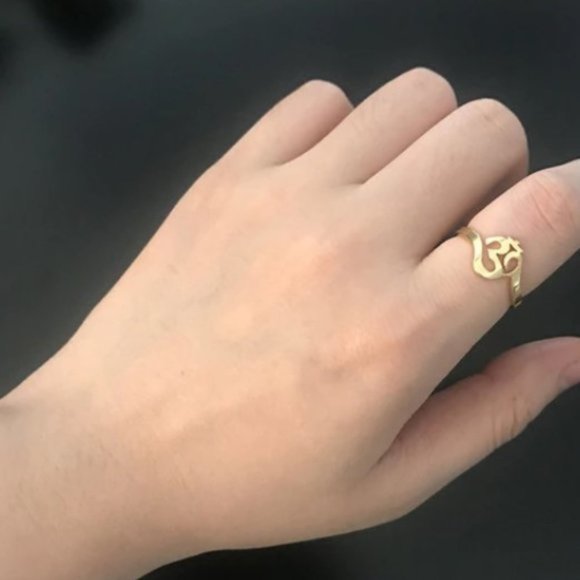 Om Symbol Gold Ring - Picture 3 of 3